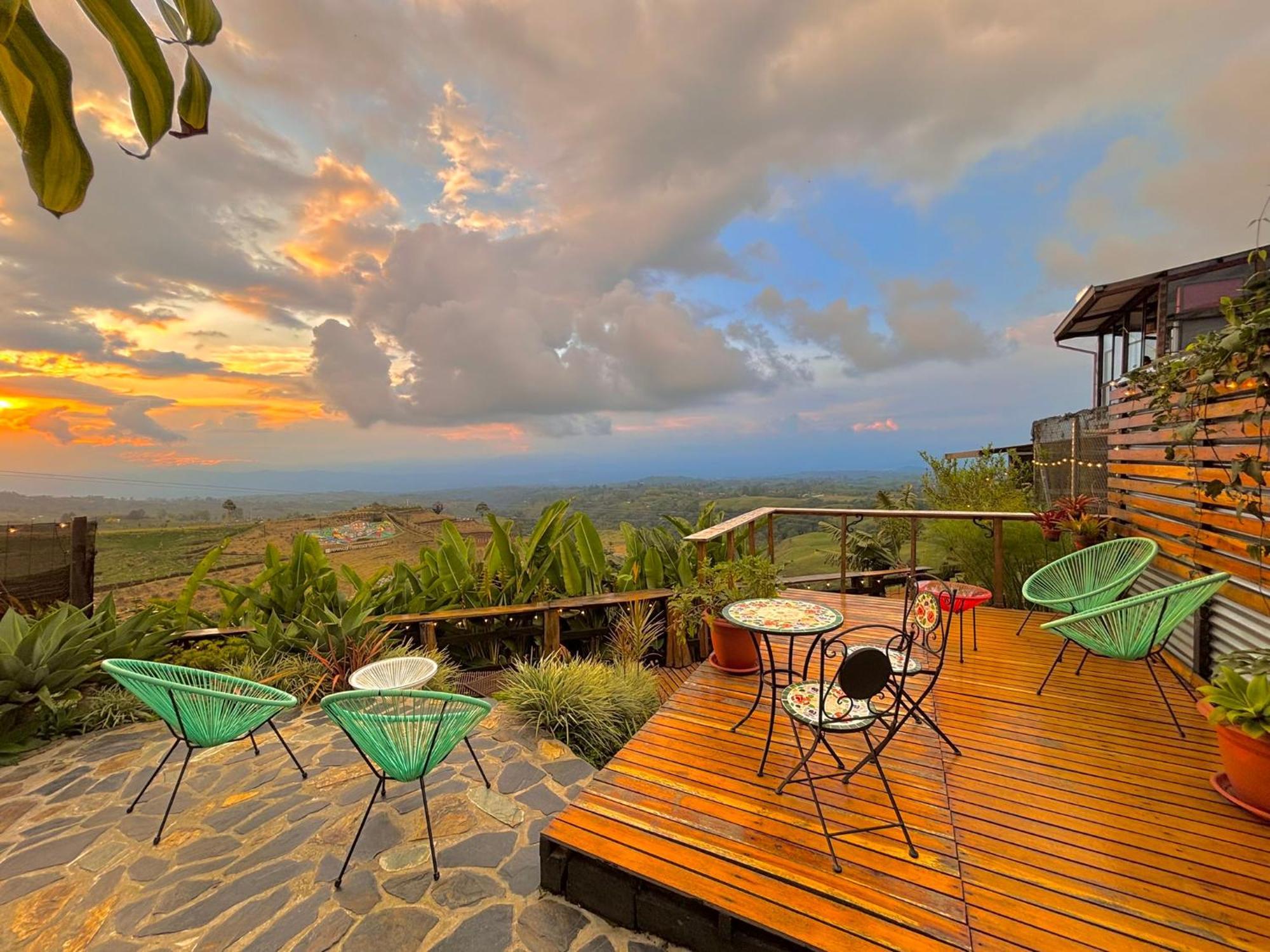 La Puesta Del Sol Hotell Filandia Exteriör bild